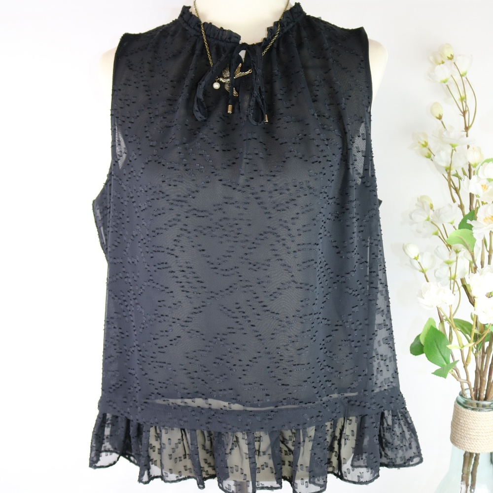 BNWT APT 9 Sleeveless Tie Front Blouse